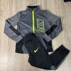 Nike Tracksuit 🧩